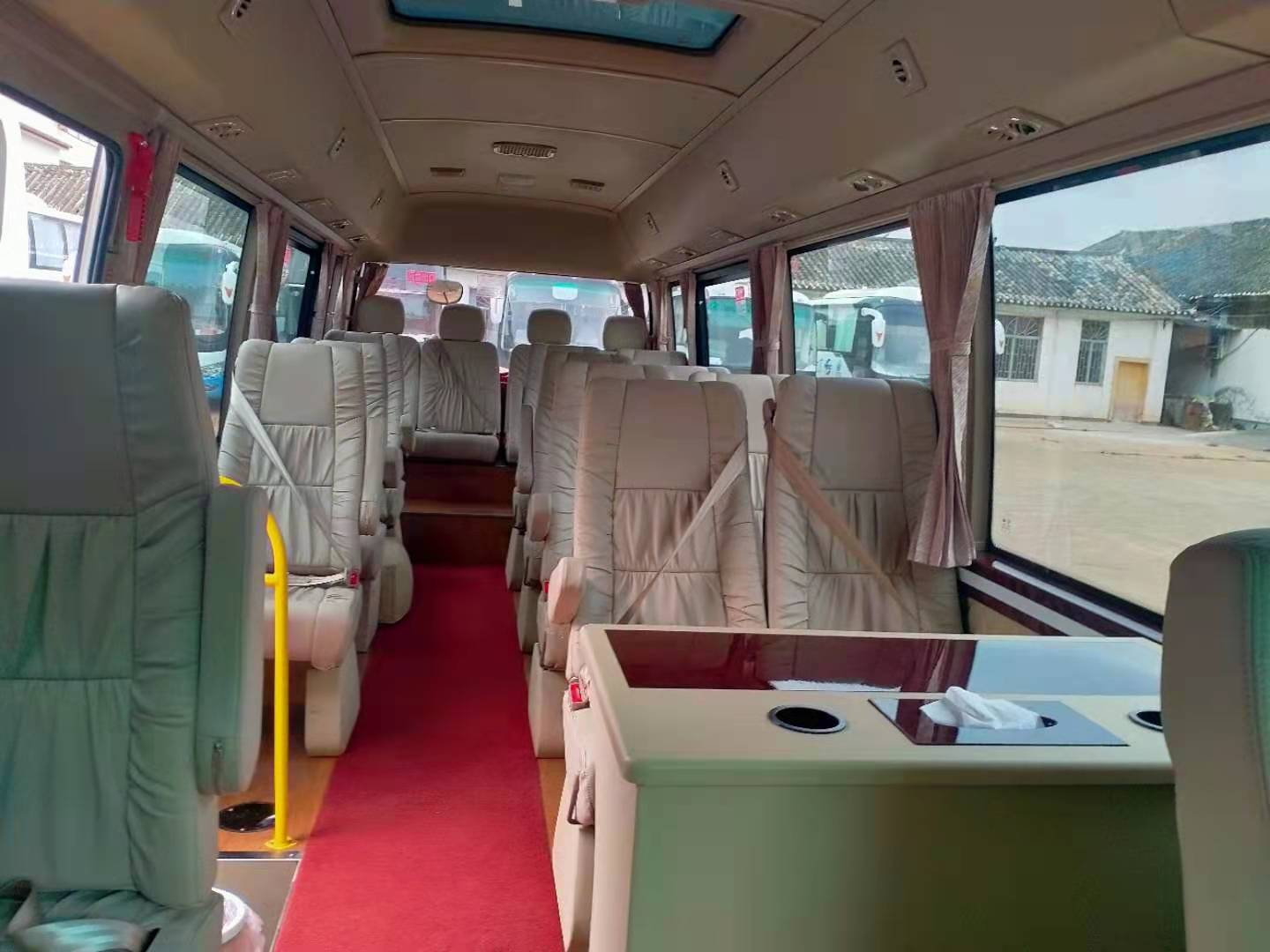麗江會(huì)議旅游包車(chē)?麗江會(huì)議包車(chē)旅游網(wǎng)?麗江會(huì)議租車(chē)旅游服務(wù)就選麗江豐田考斯特最新款