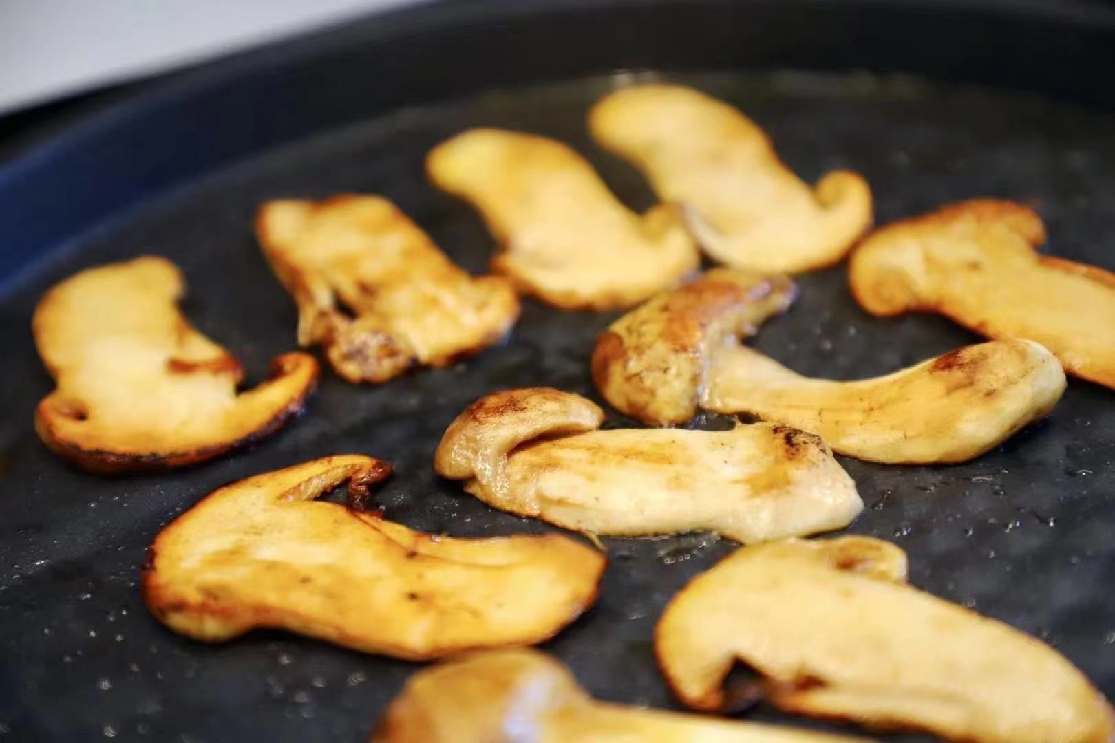 2021年麗江最全美食特產(chǎn)推薦攻略！舌尖上的麗江之煎烤松茸