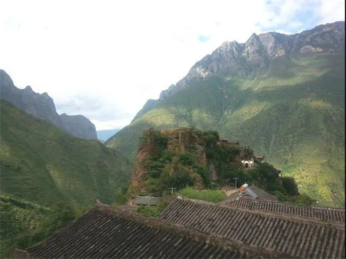 云南麗江小眾旅游景點“石頭城”，堪稱“天險之城”